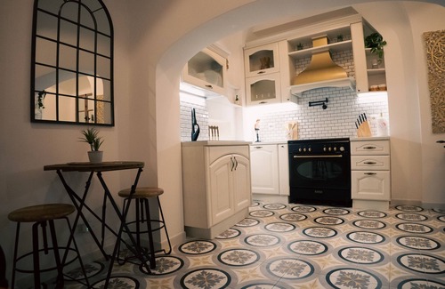Polignano a Mare Apartment | NEW LUXURIOUS Flat in Historical Centre 115sq, 3min to beach and Private Parking