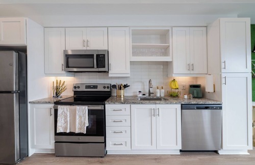 Rutledge Hill Condo | New luxurious - Upscale apt in downtown Nashville!