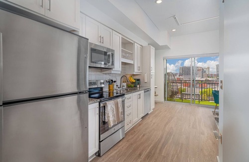 Rutledge Hill Condo | New luxurious - Upscale apt in downtown Nashville!