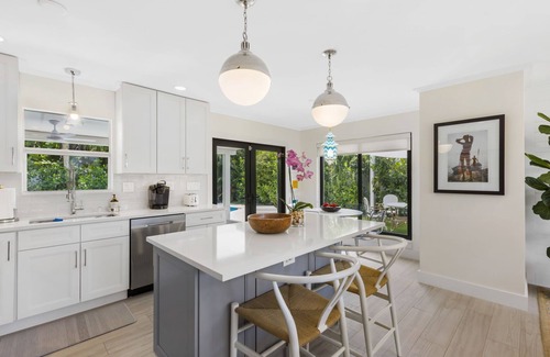 Southside House | New! Luxurious Villa with Pool in West Palm Beach. 5 min from the Beach!
