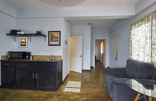 Antoneys Cay Condo | New Luxury 1 Bedroom SeaScape Condo in West Roatan w/Pool & Ocean Views