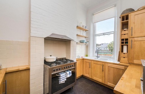 Addison Apartment | NEW Luxury 1BD Flat in Heart of Kensington Olympia