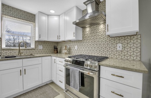 Farmington Hills Apartment | New Luxury 3 Bedroom /2.5 Baths ready to move in!