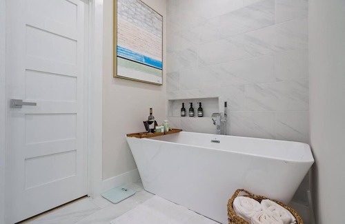 West Dallas Villa | New Luxury 3 story Townhome in Trinity Groves