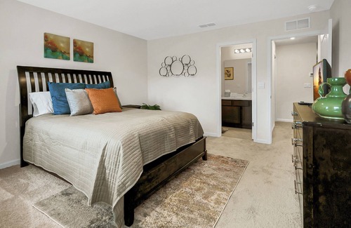 Baymeadows House | NEW Luxury 3BR Suite Near Shops, Restaurants &More