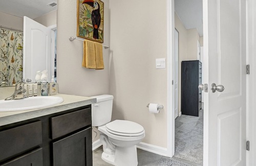 Baymeadows House | NEW Luxury 3BR Suite Near Shops, Restaurants &More