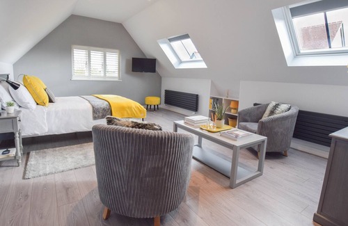 Arncott House | new luxury 5 star 1-bed house nr Bicester village