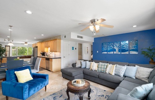 Village Grove House | *New* Luxury 5BR w/Pool and Outdoor Games!