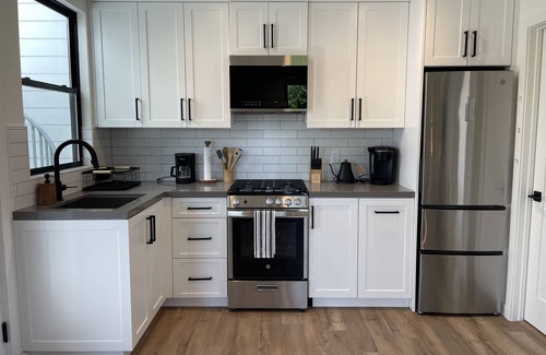 Leucadia Condo | New Luxury Beach Condo. 1 block from beach. 30 Day Executive Rental