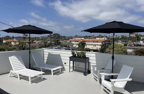 Leucadia Condo | New Luxury Beach Condo. 1 block from beach. 30 Day Executive Rental