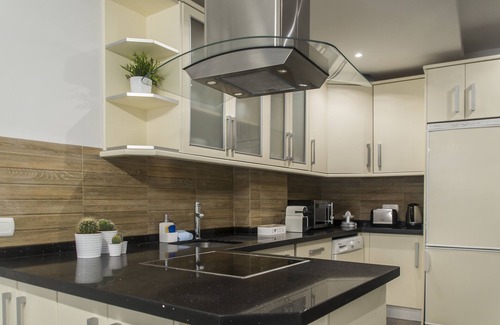 La Goleta Apartment | NEW! LUXURY CITY CENTER 2 BEDROOMS + FREE WIFI & PRIVATE PATIO/TERRACE