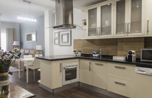 La Goleta Apartment | NEW! LUXURY CITY CENTER 2 BEDROOMS + FREE WIFI & PRIVATE PATIO/TERRACE