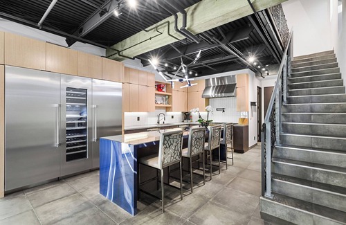 Eastside House | NEW Luxury Concrete Home: Minutes from the Beach