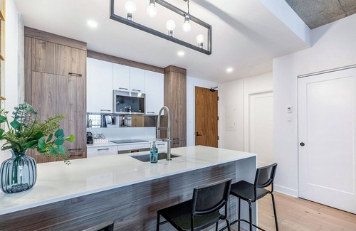 Gay Village Condo | New Luxury Condo for rent