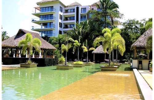 Litibu Condo | ★NEW★ LUXURY Condo with GORGEOUS Jungle & OCEAN VIEWS + Golf Course to 1min away