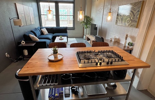 Rio Grande Condo | NEW! Luxury Downtown 2BR Loft with Parking