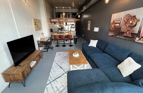 Rio Grande Condo | NEW! Luxury Downtown 2BR Loft with Parking