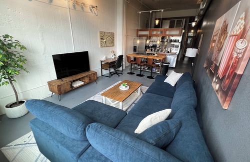 Rio Grande Condo | NEW! Luxury Downtown 2BR Loft with Parking
