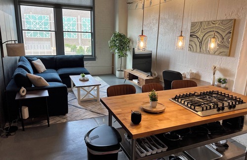 Rio Grande Condo | NEW! Luxury Downtown 2BR Loft with Parking
