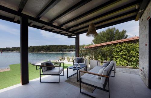 Zdrelac Villa | NEW Luxury Feel Good House by the Sea
