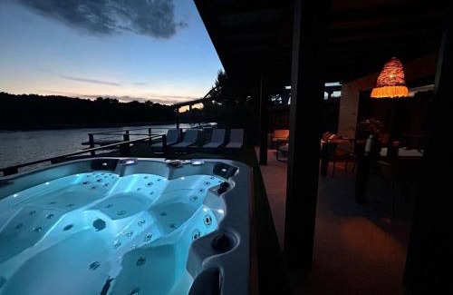Zdrelac Villa | NEW Luxury Feel Good House by the Sea