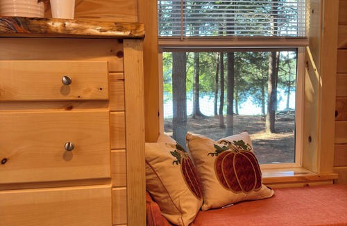 Windsor House | New Luxury Forest Lake House - Privacy & Nature