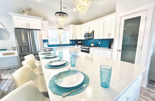 Monteray Shores House | *New* Luxury,Heated Pool,HotTub,GameRoom,Elevator