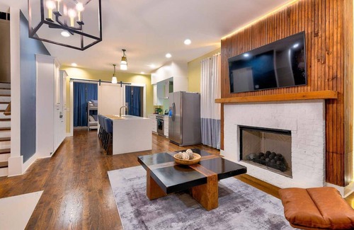 Hillsboro West End House | New Luxury Home! 12 BEDS! Game Room! Rooftop!
