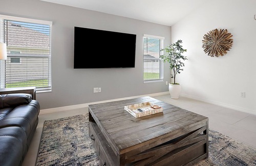 Wildwood House | New Luxury Home in The Villages! Near Brownwood Towne Center! Comfy Beds!