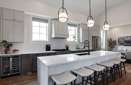 Faubourg Lafayette Hotel | New Luxury Home | Shared Pool