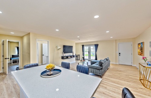 Paradise Villa | new luxury house 10 min from the strip