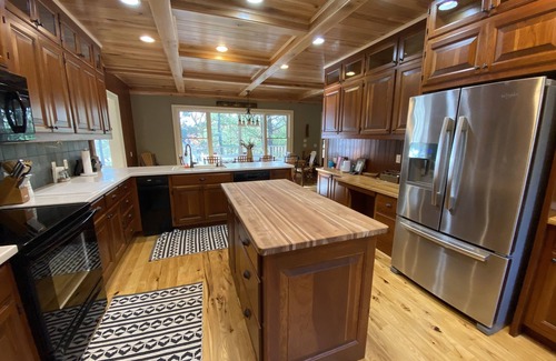Redgranite Cabin | New! Luxury Lakefront Lodge - Pier, Beach, Boats, Hot Tub, Fire pits, Fireplaces