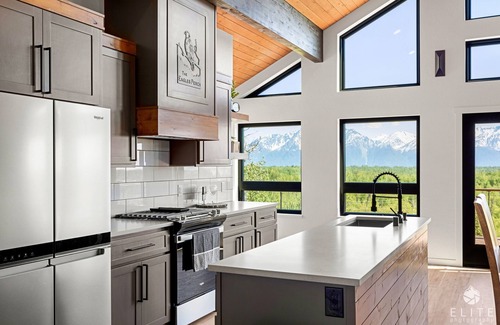 Gateway House | *NEW* Luxury Living close to popular hiking & skiing in Palmer Wasilla