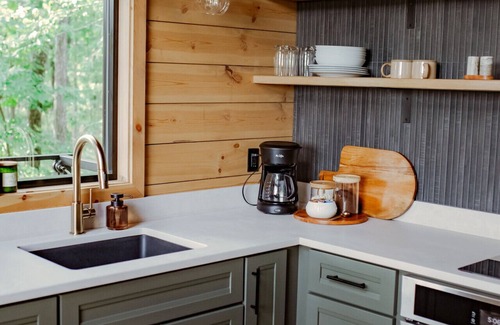 Perryville Cabin | New! Luxury Meets Nature - TreeRise at BaseCamp