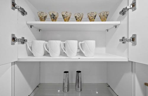Mid Beach Apartment | New Luxury Miami Beach with private beach