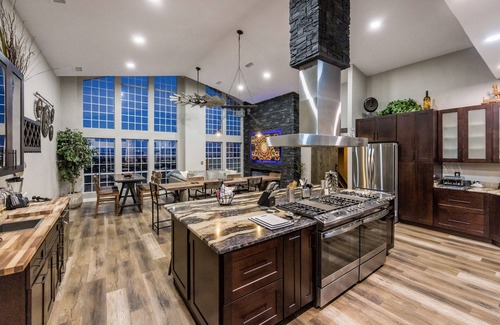 Lynx Mountain View Estates House | New Luxury Prescott Lynx B B 4k ft2 Sleeps 22