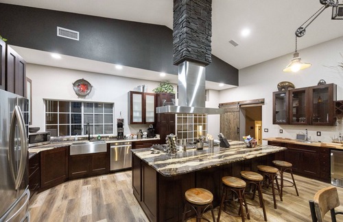 Lynx Mountain View Estates House | New Luxury Prescott Lynx B B 4k ft2 Sleeps 22