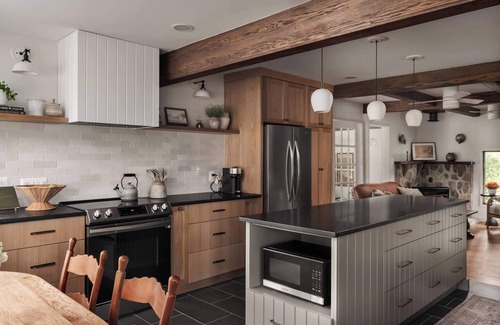 Fishers Hill Cabin | New: Luxury Retreat w/Hot Tub, Grill, Fire Pit, & More on Shenandoah River