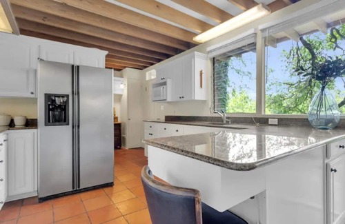 Seguin House | New! Luxury Riverfront Oasis with Gorgeous Oaks and Ping Pong Table!