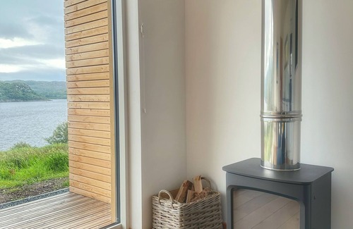 Gairloch Cabin | New luxury stay with beautiful sea and mountain views