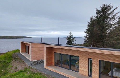 Gairloch Cabin | New luxury stay with beautiful sea and mountain views