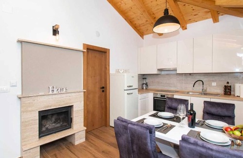 Cista Velika Villa | NEW luxury stone villa Lunis with pool