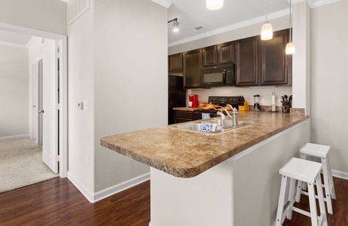 Medina Valley House | NEW Luxury Townhome w/ Pool & Gym