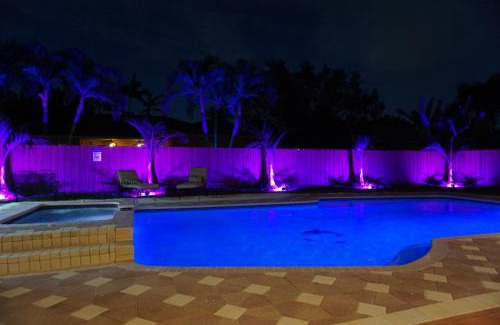 Richmond West House | NEW LUXURY VACATION DREAM RENTAL- SLEEPS 15!