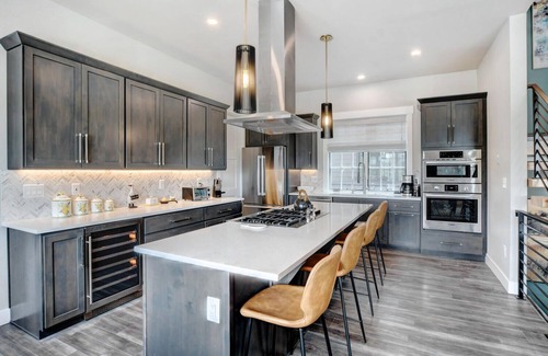 Old Town House | New Luxury Villa 103 /Rooftop Hot Tub & Lounge /Views /Best Price- $500 FREE Activities Daily