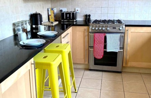 Caddington House | NEW! Luxury π‘ Village π³ Parking π near Harpenden Luton M1 & βοΈ