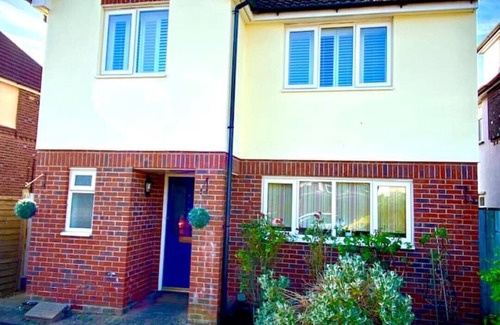 Caddington House | NEW! Luxury π‘ Village π³ Parking π near Harpenden Luton M1 & βοΈ