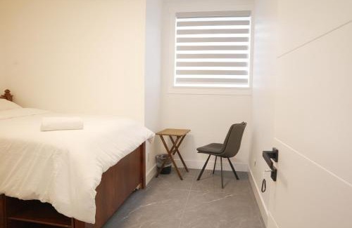 Montgomery House | New Luxury Walkout Suite Near University