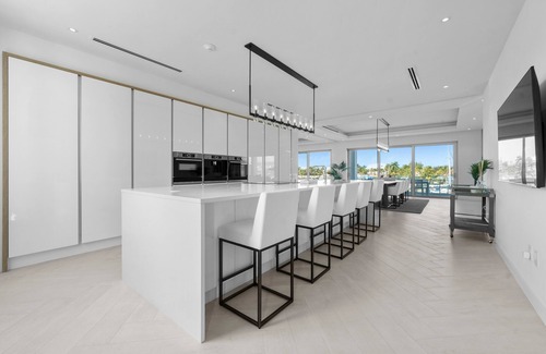 Palm Cay Condo | New Luxury Waterfront Condo, Palm Cay, The Bahamas