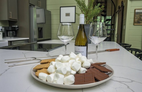 Pickens Cabin | NEW! Luxury Wellness Spa: Sauna/Cold Plunge/Hot Tub